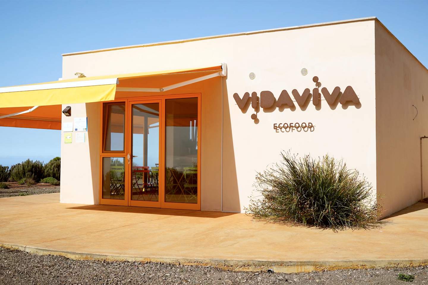 Los snacks de tomate que saben a pizza y los caramelos de plátano que ya se venden en toda Canarias