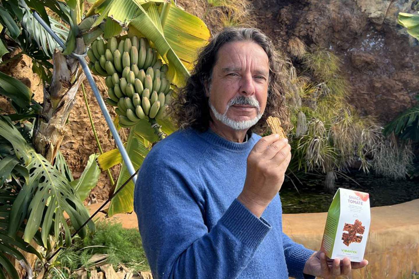 Los snacks de tomate que saben a pizza y los caramelos de plátano que ya se venden en toda Canarias