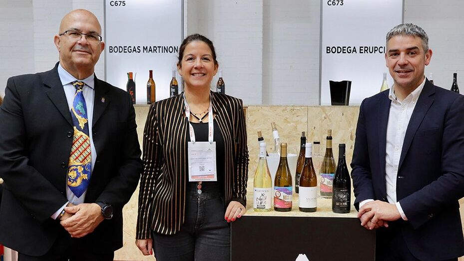 La enóloga canaria Amor López, de la bodega lanzaroteña Erupción, reconocida en BWW con el premio Isabel Mijares