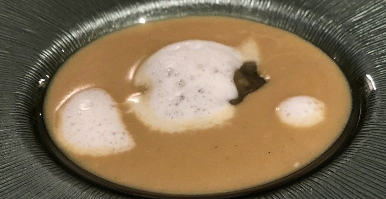 5 - 2017-11-07 14.52.55 - VELOUTÉ DE PAPA NEGRA CON RAVIOLI DE SETAS
