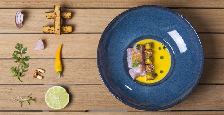 Ceviche de pescado blanco con leche de tigre de ají amarillo (1)